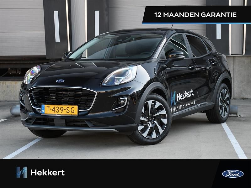 Zwart, metallic lak Gebruikt 2023 Ford Puma Titanium Coupé | € 23.995 (Iets duurder) - Afbeelding 1/4