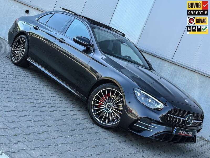 Grijs Gebruikt 2021 Mercedes E200 AMG Sedan | € 42.999 (Duur) - Afbeelding 1/4