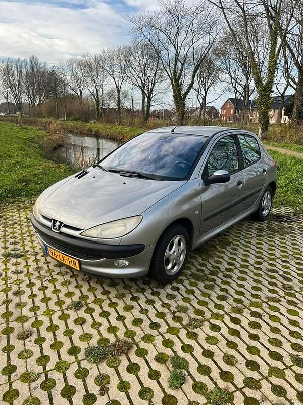 Occasion Peugeot 206 74 PK (54 kW) 2003