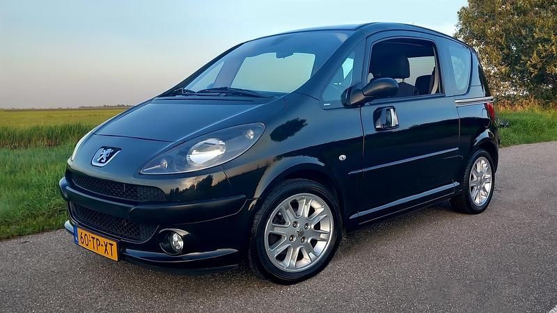 Zwart Gebruikt 2006 Peugeot 1007 Hatchback | € 2.550 - Afbeelding 1/4