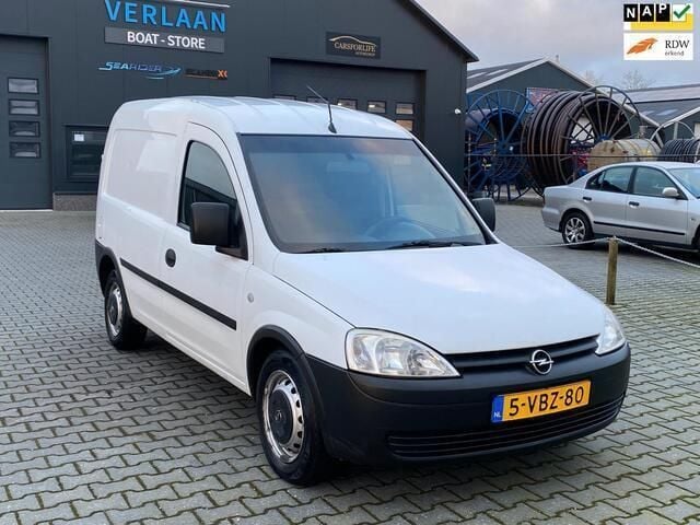 Wit Gebruikt 2009 Opel Combo MPV | € 1.950 (Eerlijke prijs) - Afbeelding 1/4