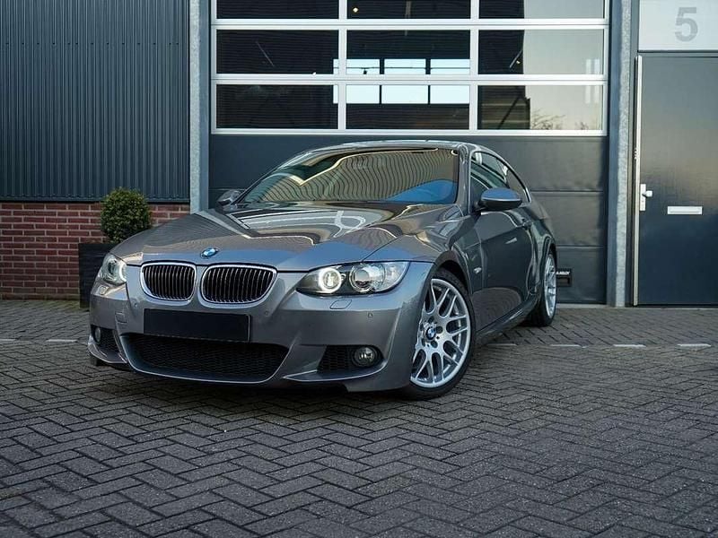 Occasion BMW 330 306 PK (225 kW) 2006 Grijs Coupé