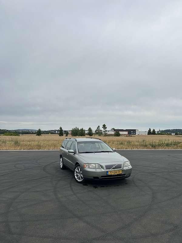 Groen Gebruikt 2006 Volvo V70 Momentum Stationwagen | € 3.000 (Eerlijke prijs) - Afbeelding 1/4
