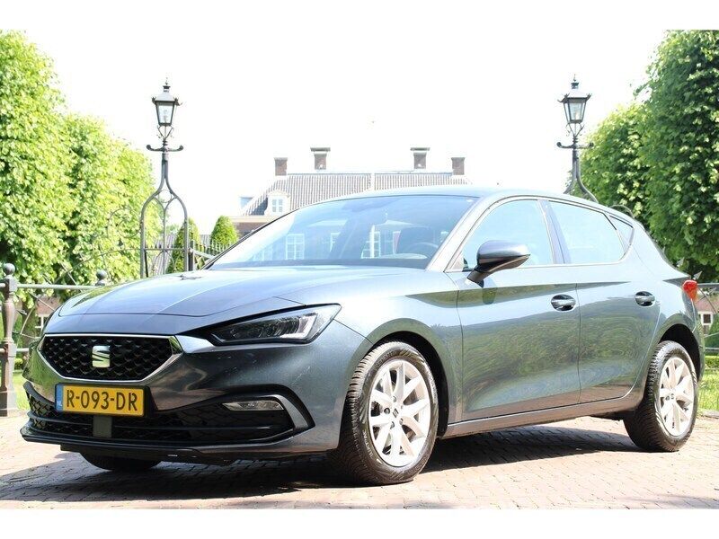 Grijs Gebruikt 2022 Seat Leon ST Reference Stationwagen | € 16.900 (Super prijs) - Afbeelding 1/4