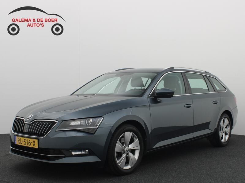 Grijs Gebruikt 2018 Skoda Superb Style Stationwagen | € 16.888 (Super prijs) - Afbeelding 1/4