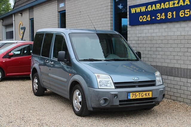 Blauw, metallic lak Gebruikt 2006 Ford Tourneo Connect Futura MPV | € 5.890 - Afbeelding 1/4