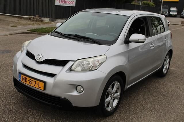 Grijs Gebruikt 2010 Toyota Urban Cruiser SUV | € 5.750 (Eerlijke prijs) - Afbeelding 1/4