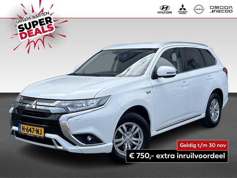 Wit, metallic lak Gebruikt 2020 Mitsubishi Outlander SUV | € 19.930 (Goede deal) - Afbeelding 1/4