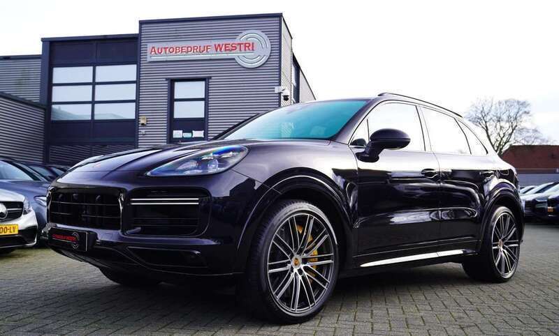 Zwart Gebruikt 2022 Porsche Cayenne Turbo S SUV | € 92.950 (Super prijs) - Afbeelding 1/4