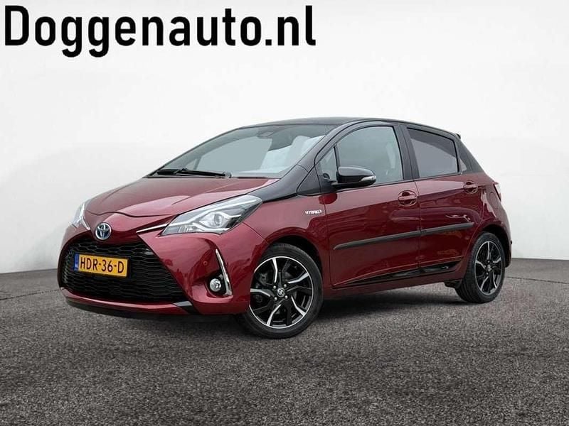 Rood Gebruikt 2017 Toyota Yaris Hybrid Premium Hatchback | € 14.945 (Goede deal) - Afbeelding 1/4