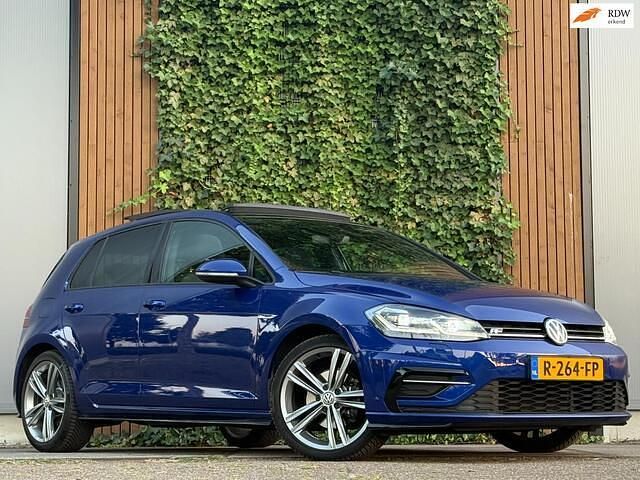 Blauw Gebruikt 2017 VW Golf VII Highline Hatchback | € 20.950 (Duur) - Afbeelding 1/4