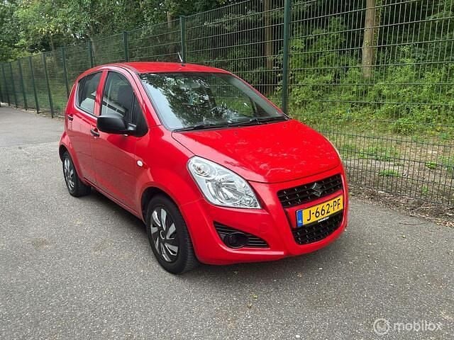 Rood Gebruikt 2013 Suzuki Splash Hatchback | € 3.950 (Super prijs) - Afbeelding 1/4