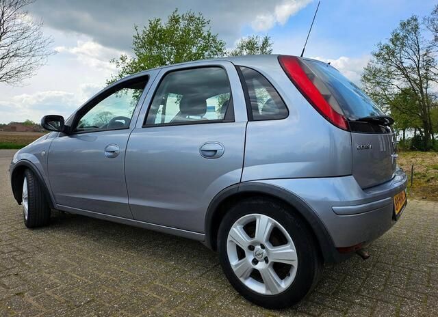 Occasion Opel Corsa 80 PK (58 kW) 2005 Grijs Hatchback