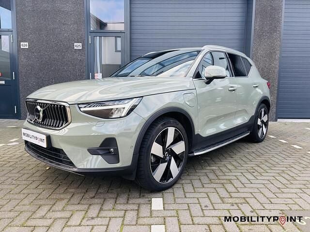 Groen Occasion 2022 Volvo XC40 Ultimate SUV | € 36.940 (Duur) - Afbeelding 1/4