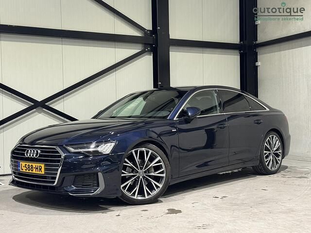 Blauw (metallic) Gebruikt 2021 Audi A6 Design Sedan | € 33.940 (Goede deal) - Afbeelding 1/4