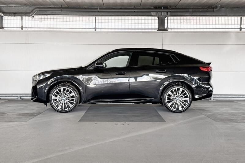 Occasion BMW iX2 Comfort Edition 150 kW (204 PK) 2025 Zwart SUV