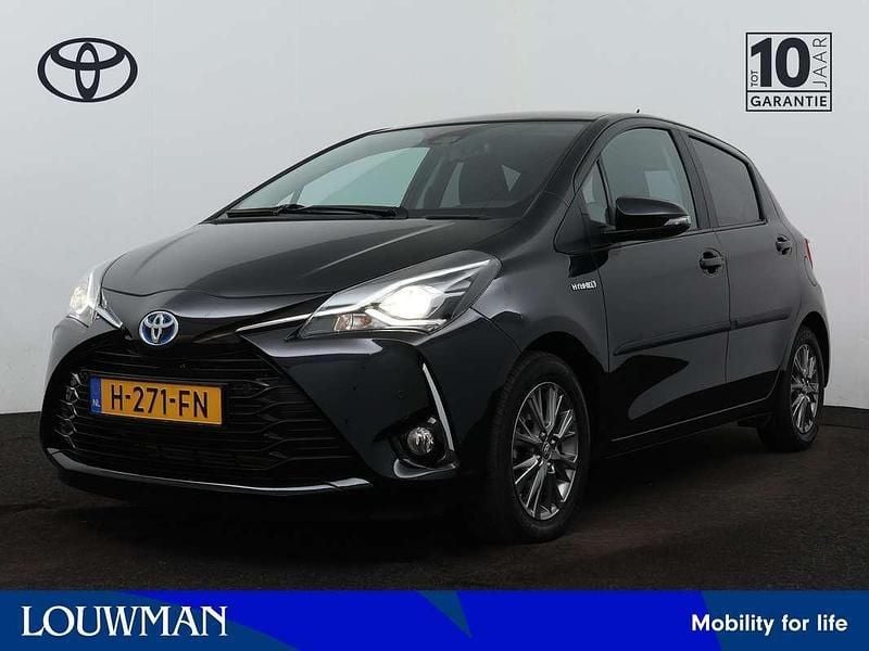 Zwart Gebruikt 2020 Toyota Yaris Hybrid Hatchback | € 19.945 (Eerlijke prijs) - Afbeelding 1/3