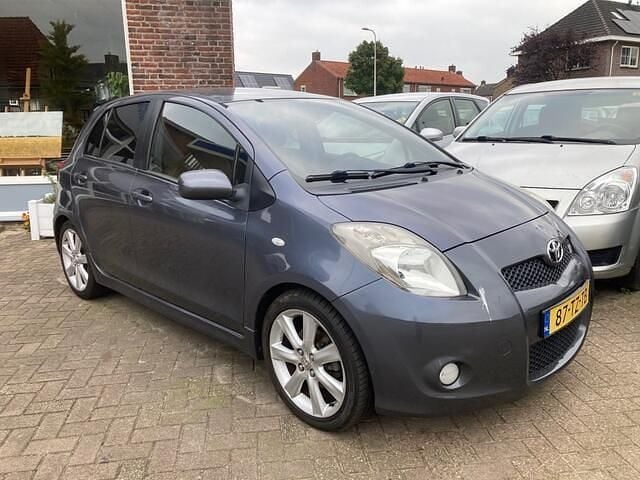 Grijs Occasion 2007 Toyota Yaris Sport Hatchback | € 3.495 (Super prijs) - Afbeelding 1/4