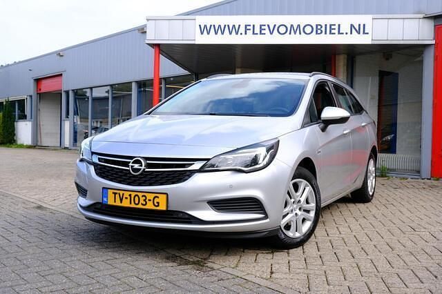 Grijs Gebruikt 2018 Opel Astra Edition Stationwagen | € 9.250 (Eerlijke prijs) - Afbeelding 1/4