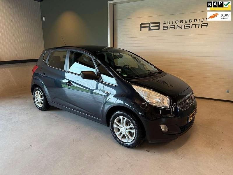 Zwart Gebruikt 2010 Kia Venga Hatchback | € 5.450 (Eerlijke prijs) - Afbeelding 1/4
