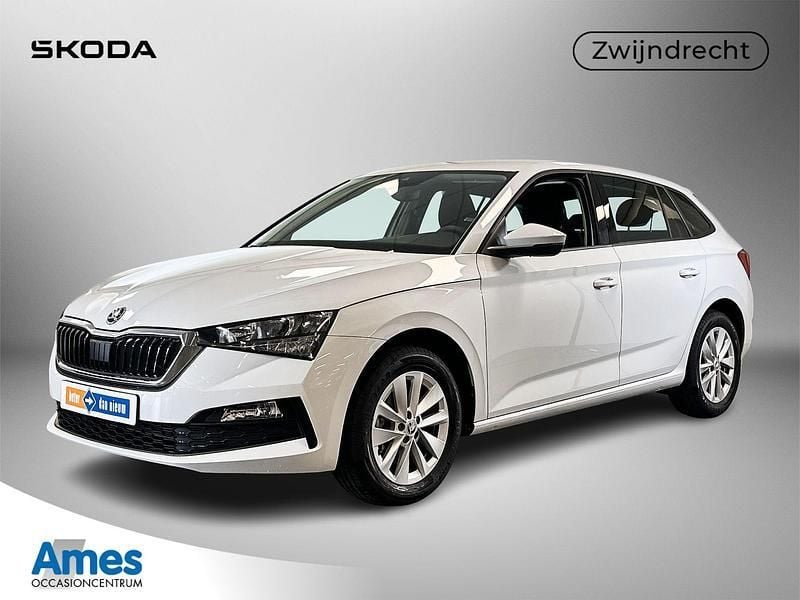 Wit Gebruikt 2024 Skoda Scala Ambition Hatchback | € 26.495 (Duur) - Afbeelding 1/3