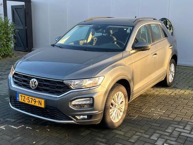 Grijs Gebruikt 2018 VW T-Roc Style SUV | € 21.200 (Goede deal) - Afbeelding 1/4