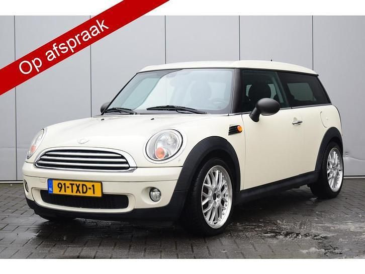 Wit Occasion 2010 Mini One Clubman Stationwagen | € 4.950 (Eerlijke prijs) - Afbeelding 1/4
