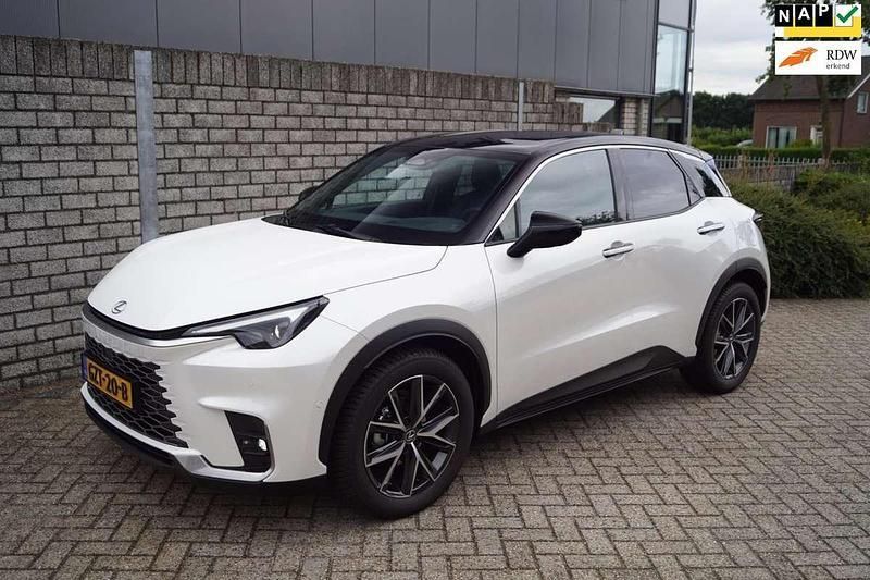 Wit, metallic lak Nieuw 2025 Lexus LBX SUV | € 38.950 (Goede deal) - Afbeelding 1/4