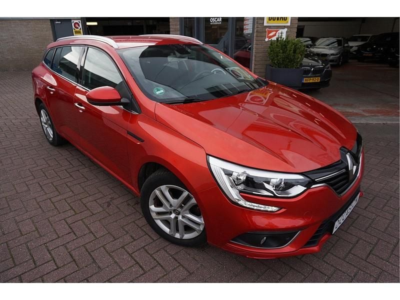 Rood Gebruikt 2019 Renault Mégane GT Line GT-Line Stationwagen | € 15.945 (Goede deal) - Afbeelding 1/4
