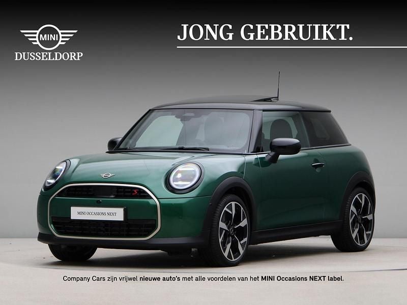 Groen Gebruikt 2025 Mini Cooper S Favoured Hatchback | € 42.300 - Afbeelding 1/4