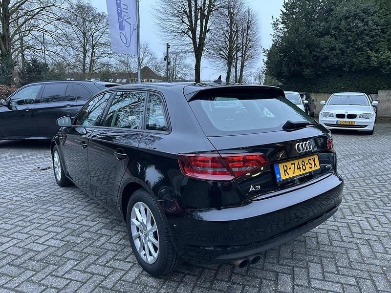 Occasion Audi A3 Sportback Attraction 2022 Zwart Hatchback