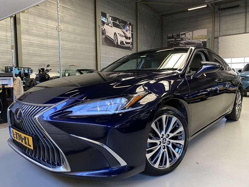 Blauw Gebruikt 2021 Lexus ES300 Business Edition Sedan | € 34.950 - Afbeelding 1/4