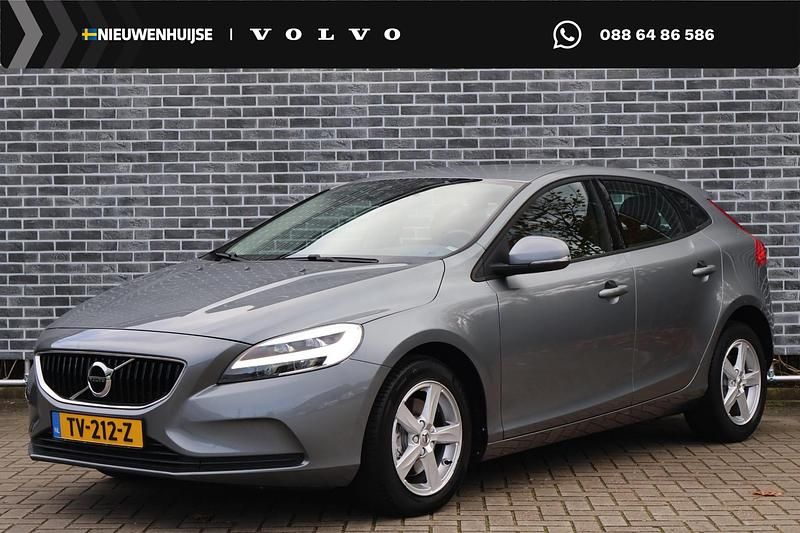 Grijs Gebruikt 2018 Volvo V40 Kinetic Stationwagen | € 16.694 (Goede deal) - Afbeelding 1/4