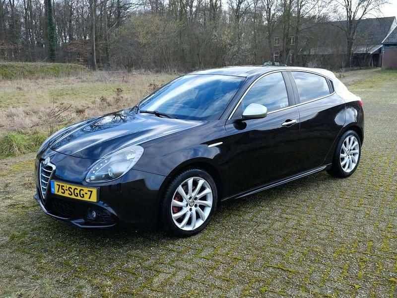 Occasion Alfa Romeo Giulietta Progression 170 PK (125 kW) 2011 Zwart Hatchback