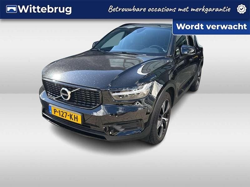 Zwart Gebruikt 2022 Volvo XC40 R-Design SUV | € 34.950 (Goede deal) - Afbeelding 1/1