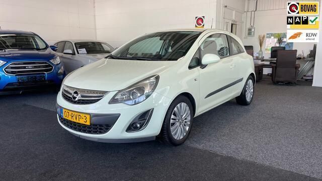 Groen Gebruikt 2011 Opel Corsa Edition Hatchback | € 5.495 (Iets duurder) - Afbeelding 1/4