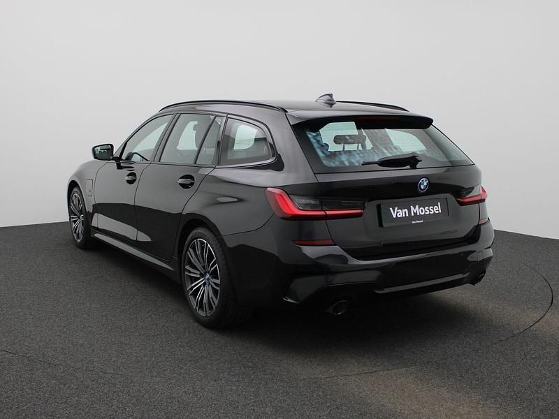 Occasion BMW 330e Basis 292 PK (214 kW) 2021 Zwart Stationwagen