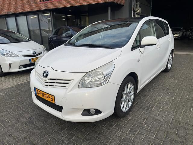 Wit Occasion 2010 Toyota Verso Business Edition MPV | € 3.995 (Goede deal) - Afbeelding 1/4