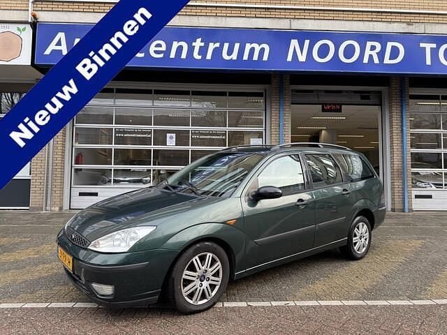 Groen Occasion 2005 Ford Focus Futura Stationwagen | € 1.749 (Eerlijke prijs) - Afbeelding 1/4