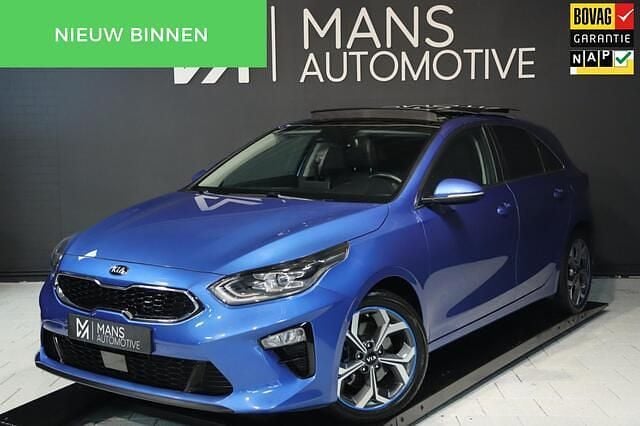 Blauw Gebruikt 2018 Kia Ceed Hatchback | € 18.950 (Eerlijke prijs) - Afbeelding 1/4