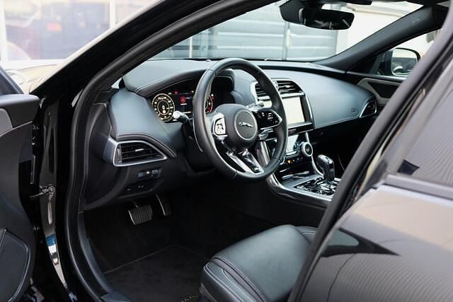 Occasion Jaguar XE R-Dynamic 250 PK (183 kW) 2019 Zwart (metallic) Sedan