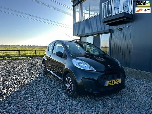 Occasion Peugeot 107 Access 68 PK (50 kW) 2013 Zwart Hatchback