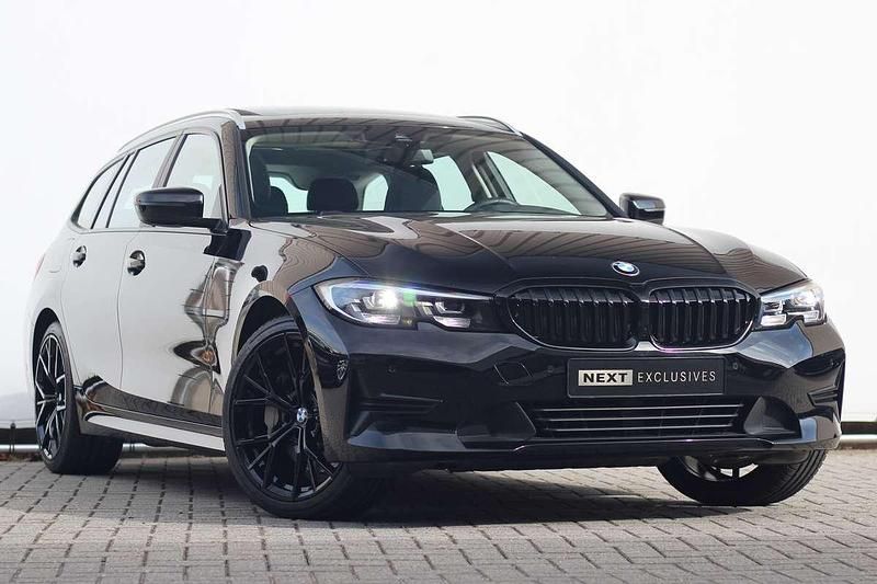 Zwart Gebruikt 2021 BMW 330e Stationwagen | € 33.950 (Goede deal) - Afbeelding 1/4