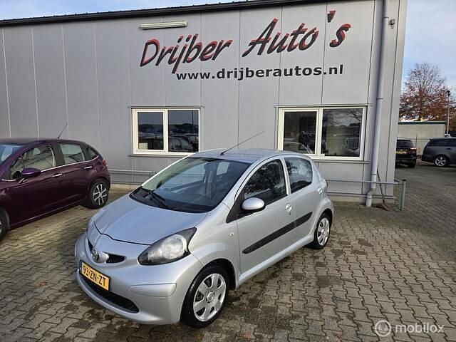 Grijs Gebruikt 2008 Toyota Aygo Hatchback | € 1.500 (Goede deal) - Afbeelding 1/4