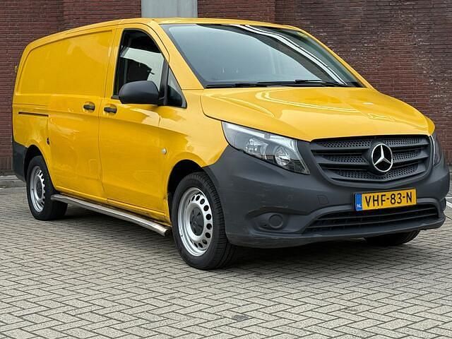 Wit Gebruikt 2020 Mercedes e-Vito MPV | € 7.995 - Afbeelding 1/4