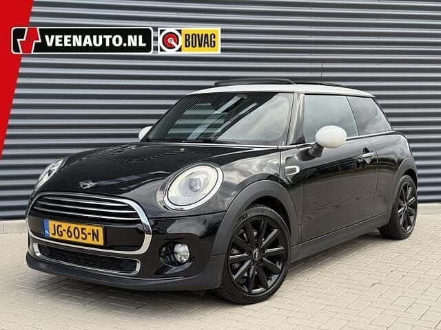 Zwart Gebruikt 2016 Mini Cooper Business Hatchback | € 15.645 (Goede deal) - Afbeelding 1/4