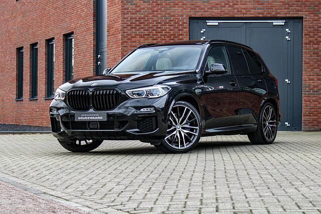 Zwart (metallic) Occasion 2020 BMW X5 Executive SUV | € 59.950 (Iets duurder) - Afbeelding 1/4