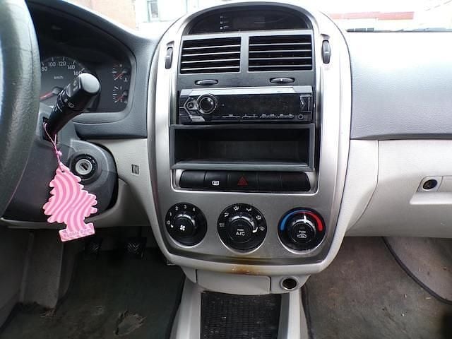 Occasion Kia Cerato LX 105 PK (77 kW) 2006 Grijs Hatchback