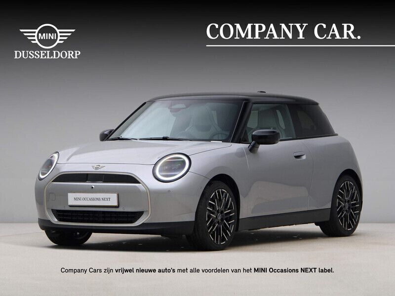 Grijs Gebruikt 2025 Mini Cooper Favoured Hatchback | € 34.950 - Afbeelding 1/4