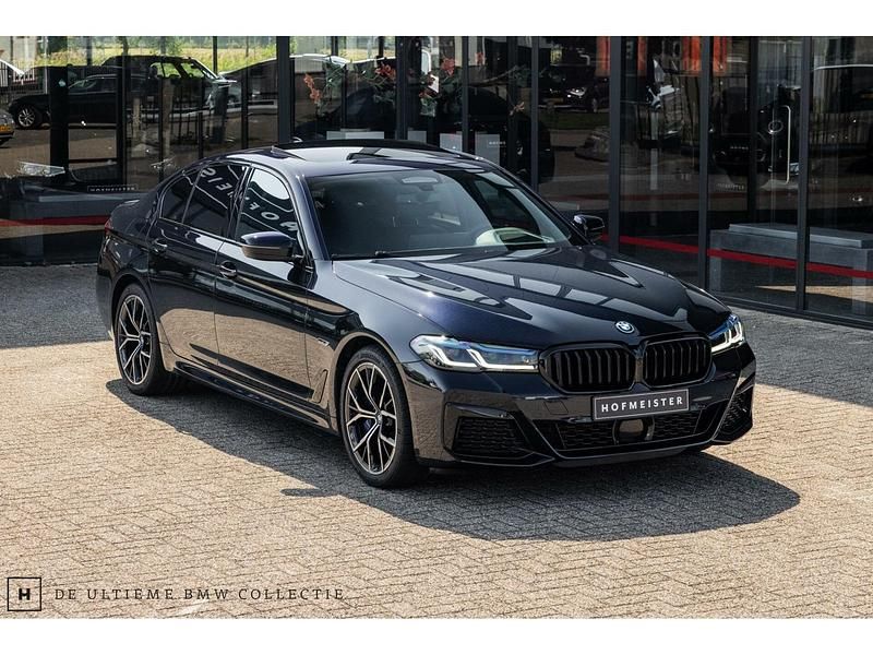 Zwart Gebruikt 2023 BMW 545 M Sport Sedan | € 55.950 (Duur) - Afbeelding 1/4